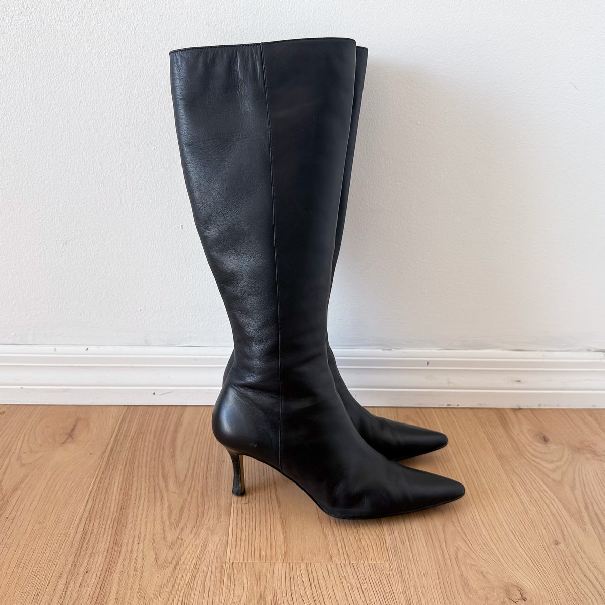 Y2K Black Leather Pointy Toe Boots / SZ 9
