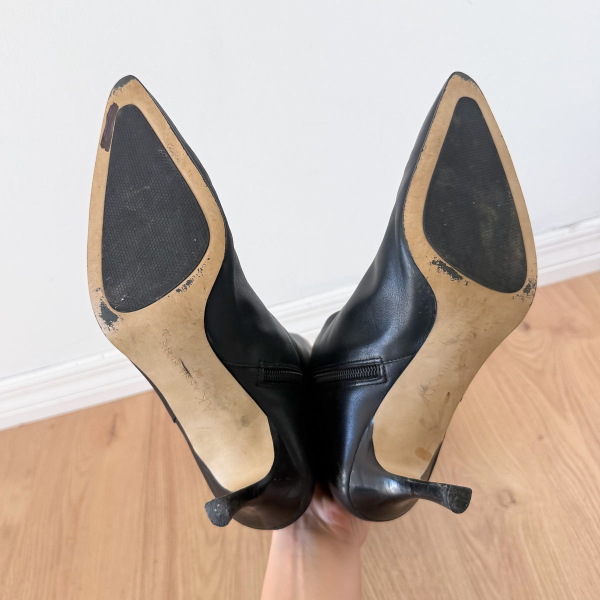 Y2K Black Leather Pointy Toe Boots / SZ 9