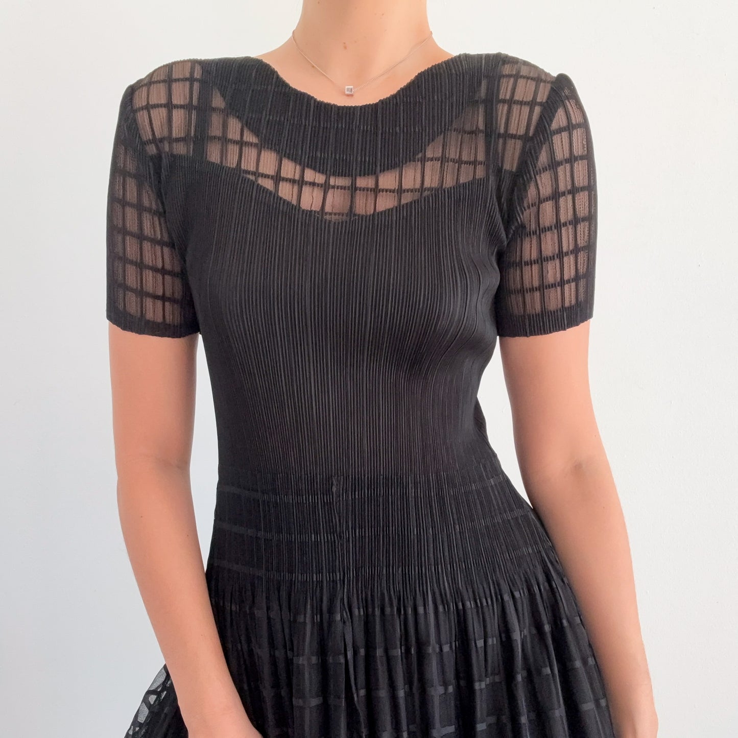 Contemporary Black Pleated Mesh Midi Dress / SZ S-M