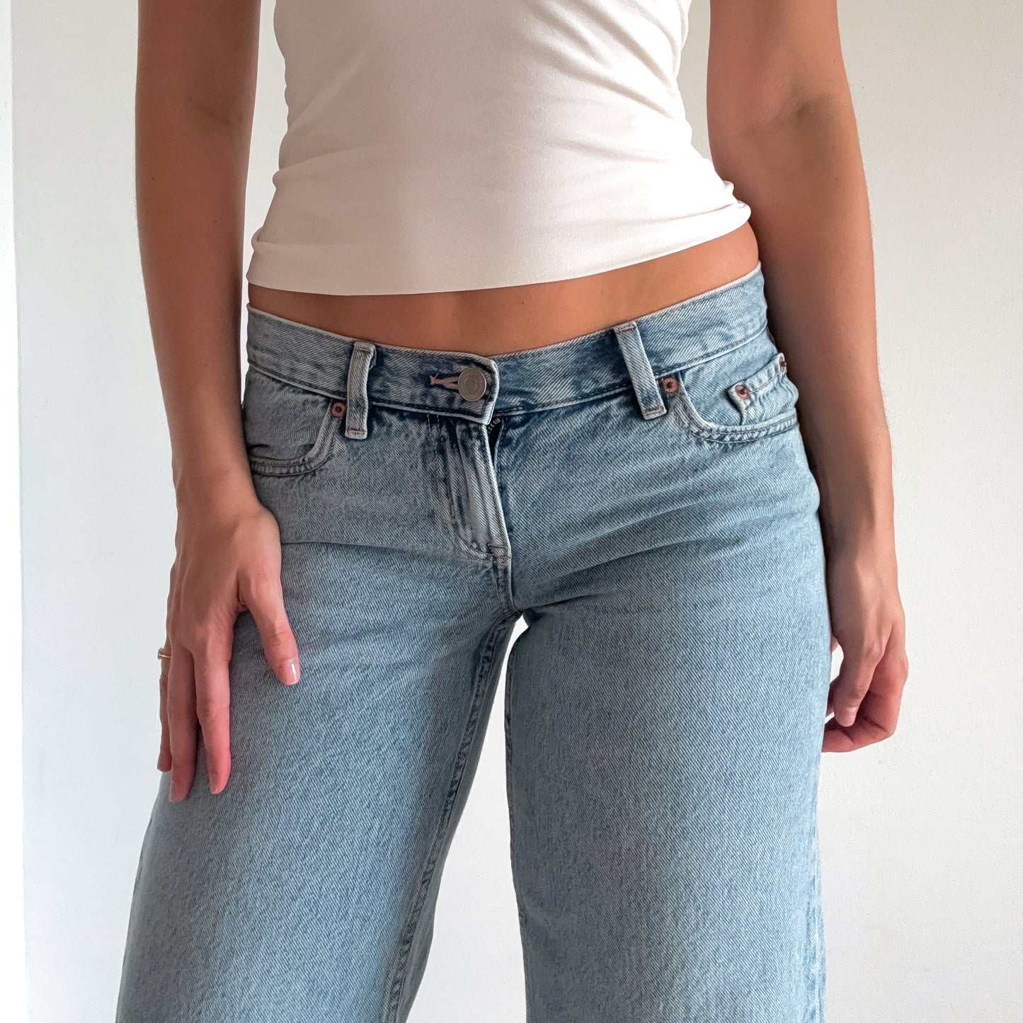 Contemporary Denim Low Rise Heart Jeans / SZ 6