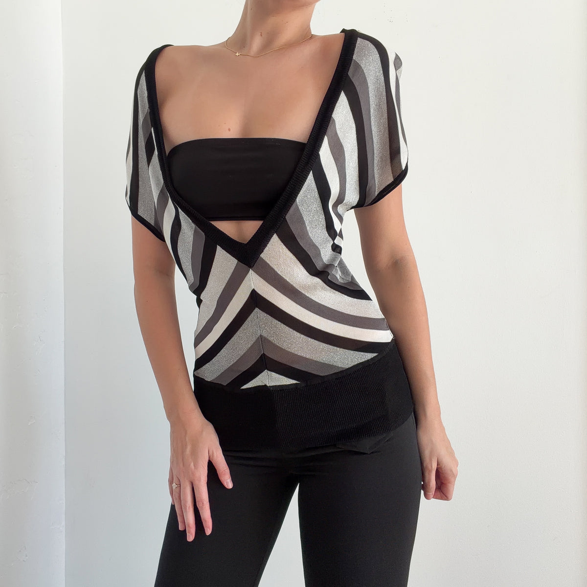 Y2K Grey & Black Chevron Knit Plunging V-Neck / SZ S