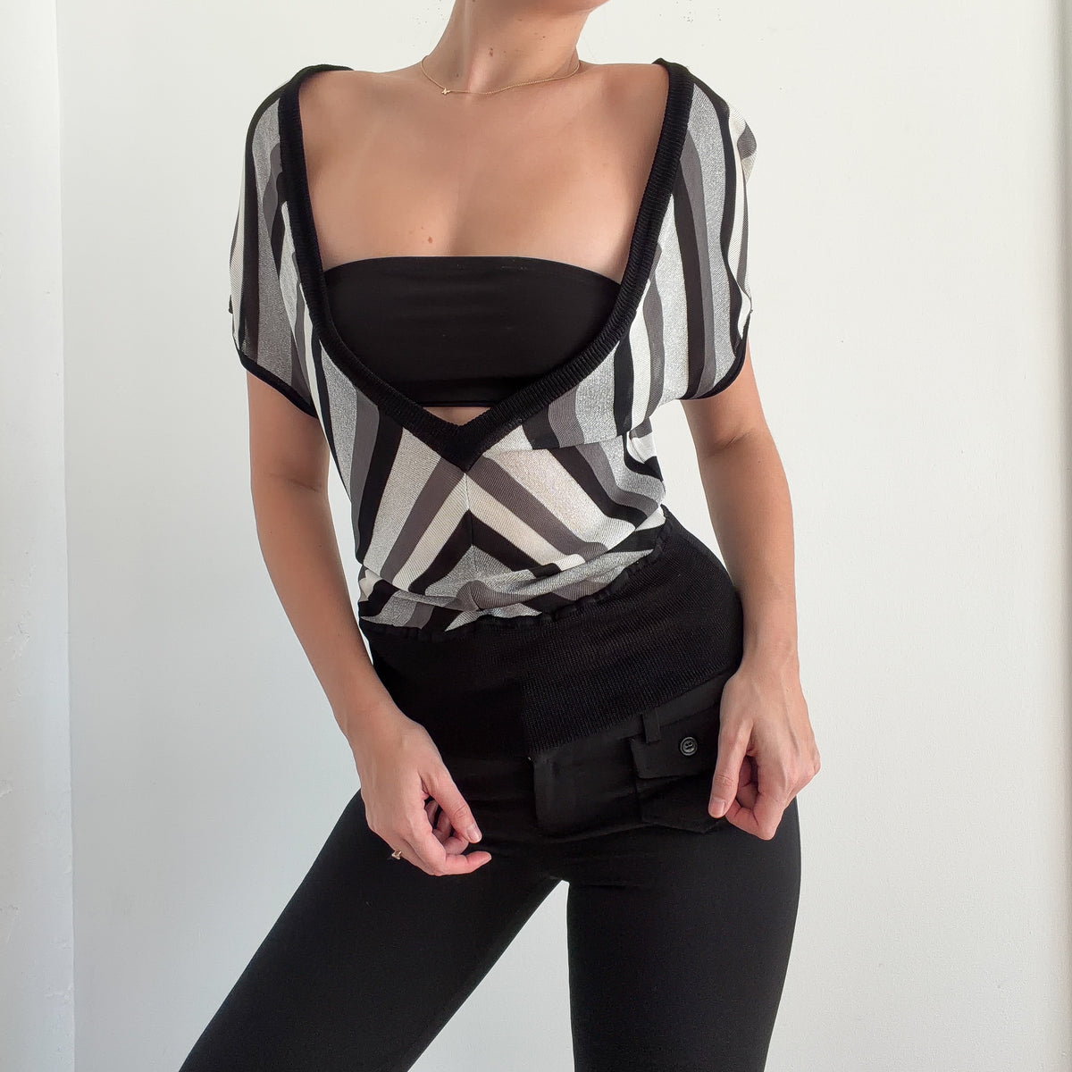 Y2K Grey & Black Chevron Knit Plunging V-Neck / SZ S