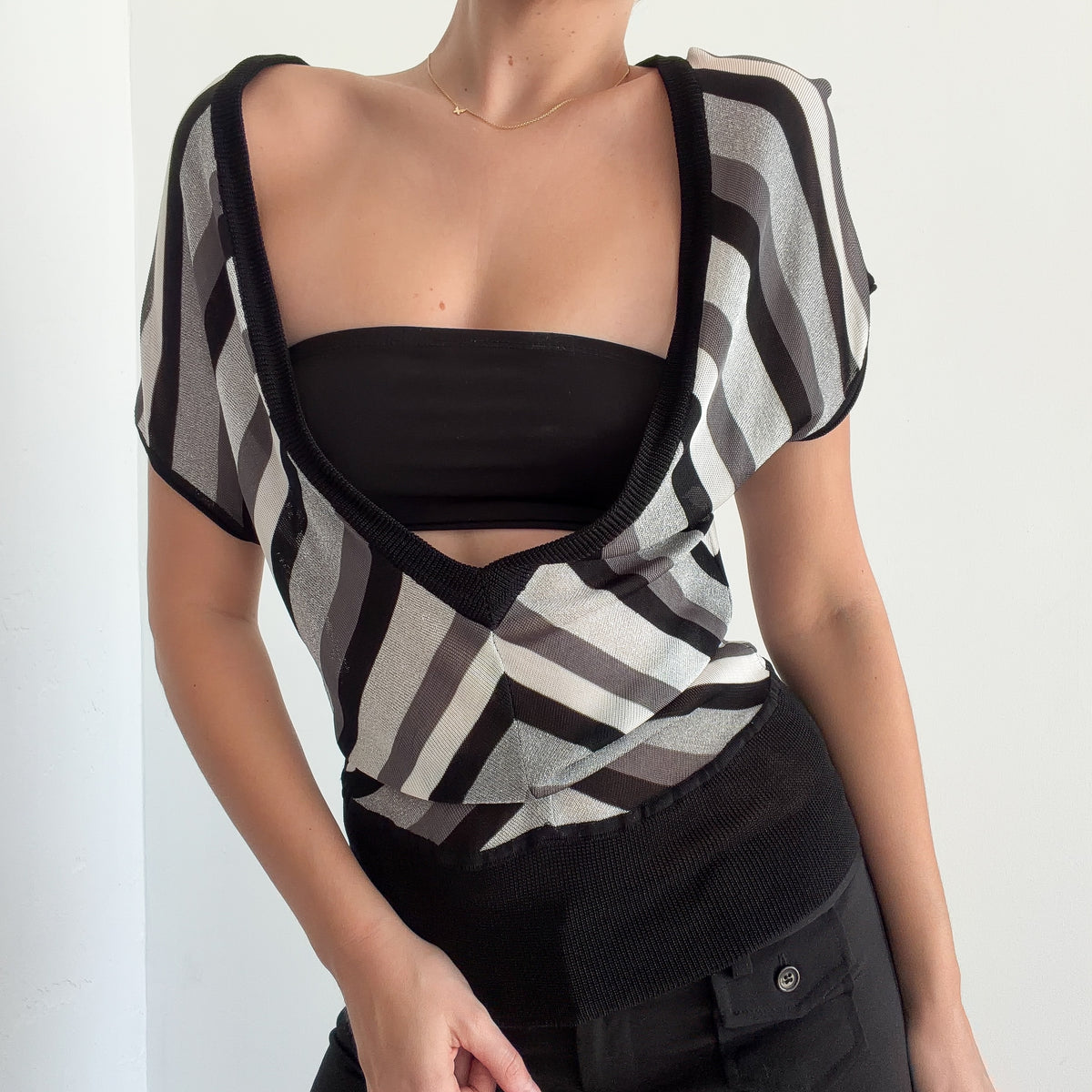 Y2K Grey & Black Chevron Knit Plunging V-Neck / SZ S