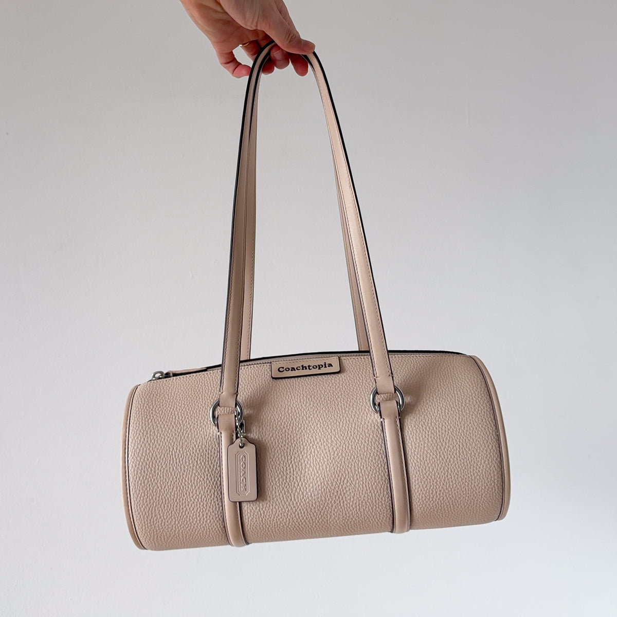 Coachtopia Cream Leather Barrel Handbag