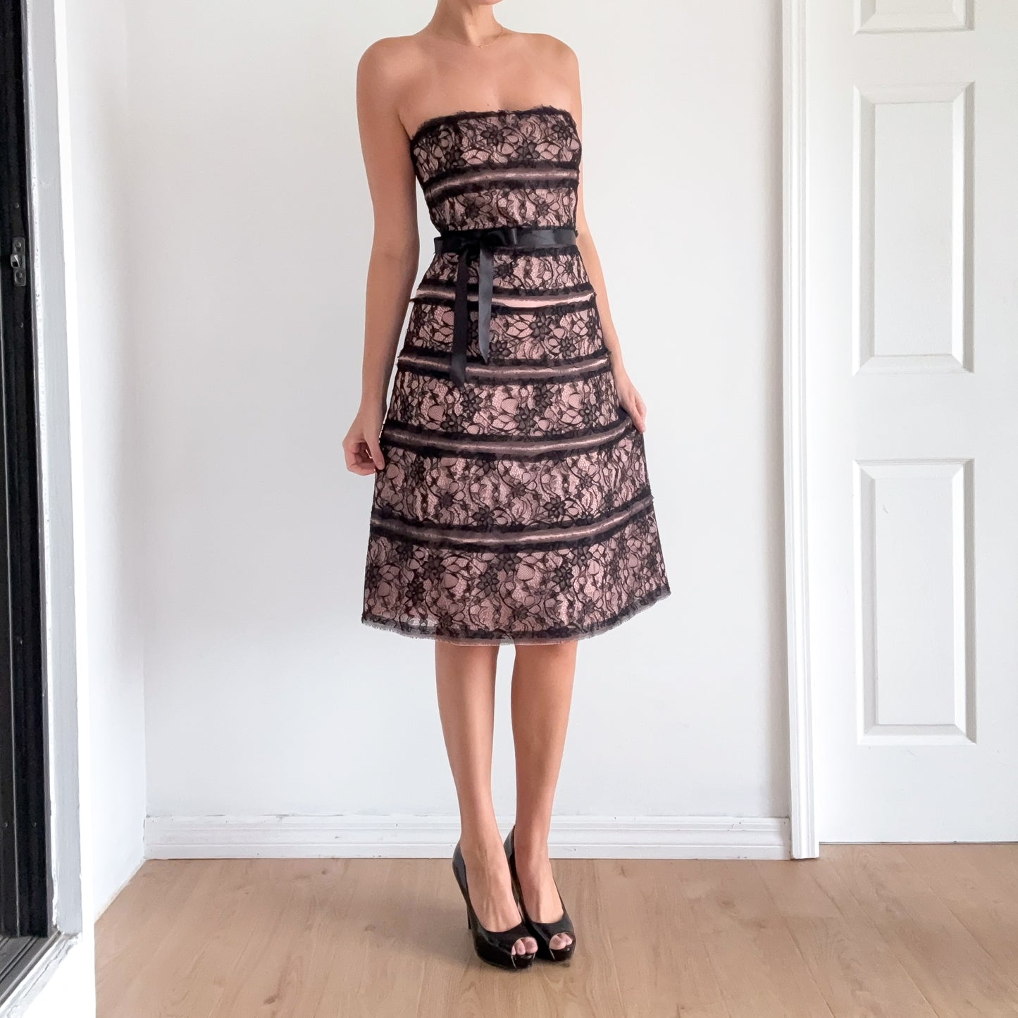 Y2K BCBGMaxAzria Black & Blush Lace Cocktail Dress / SZ 6
