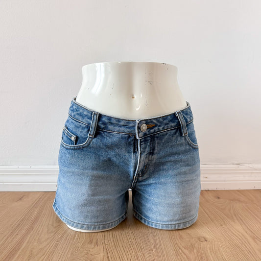 Y2K Medium Denim Shorts / SZ 4