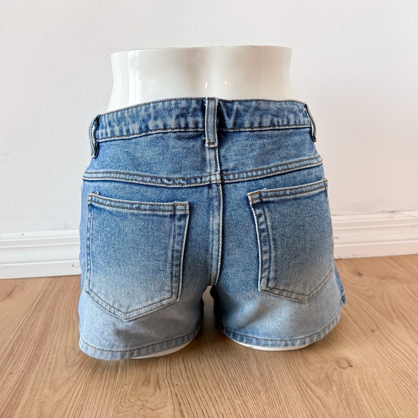 Y2K Medium Denim Shorts / SZ 4