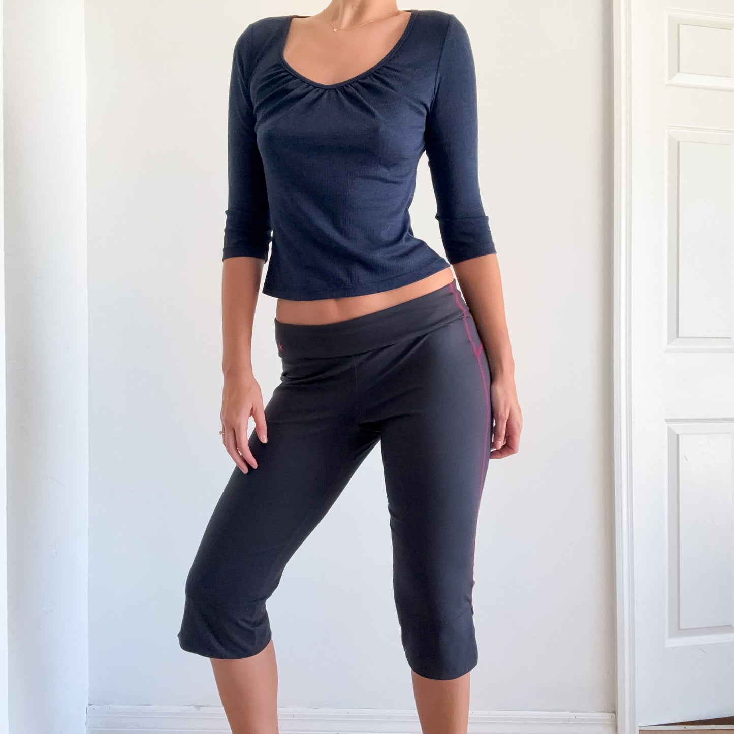 Y2K Grey & Hot Pink Capri Leggings / SZ M