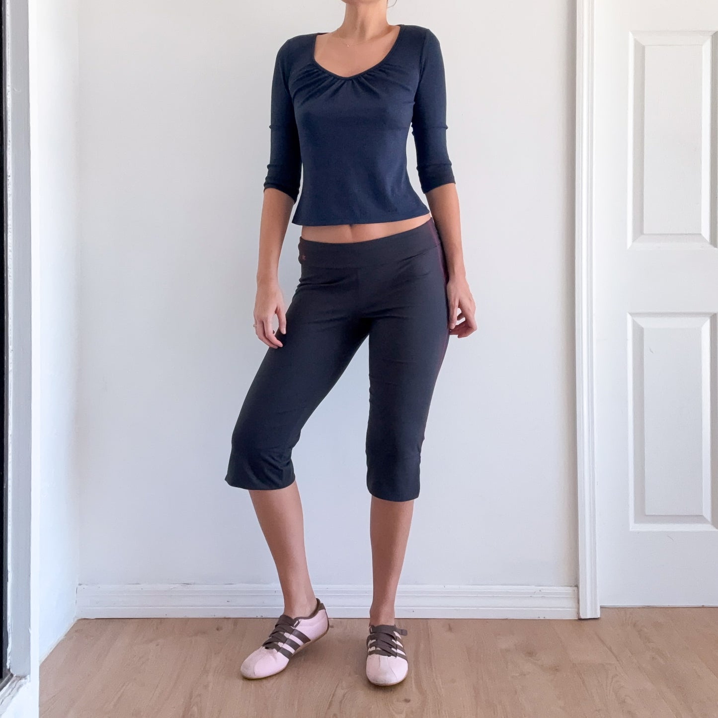 Y2K Grey & Hot Pink Capri Leggings / SZ M