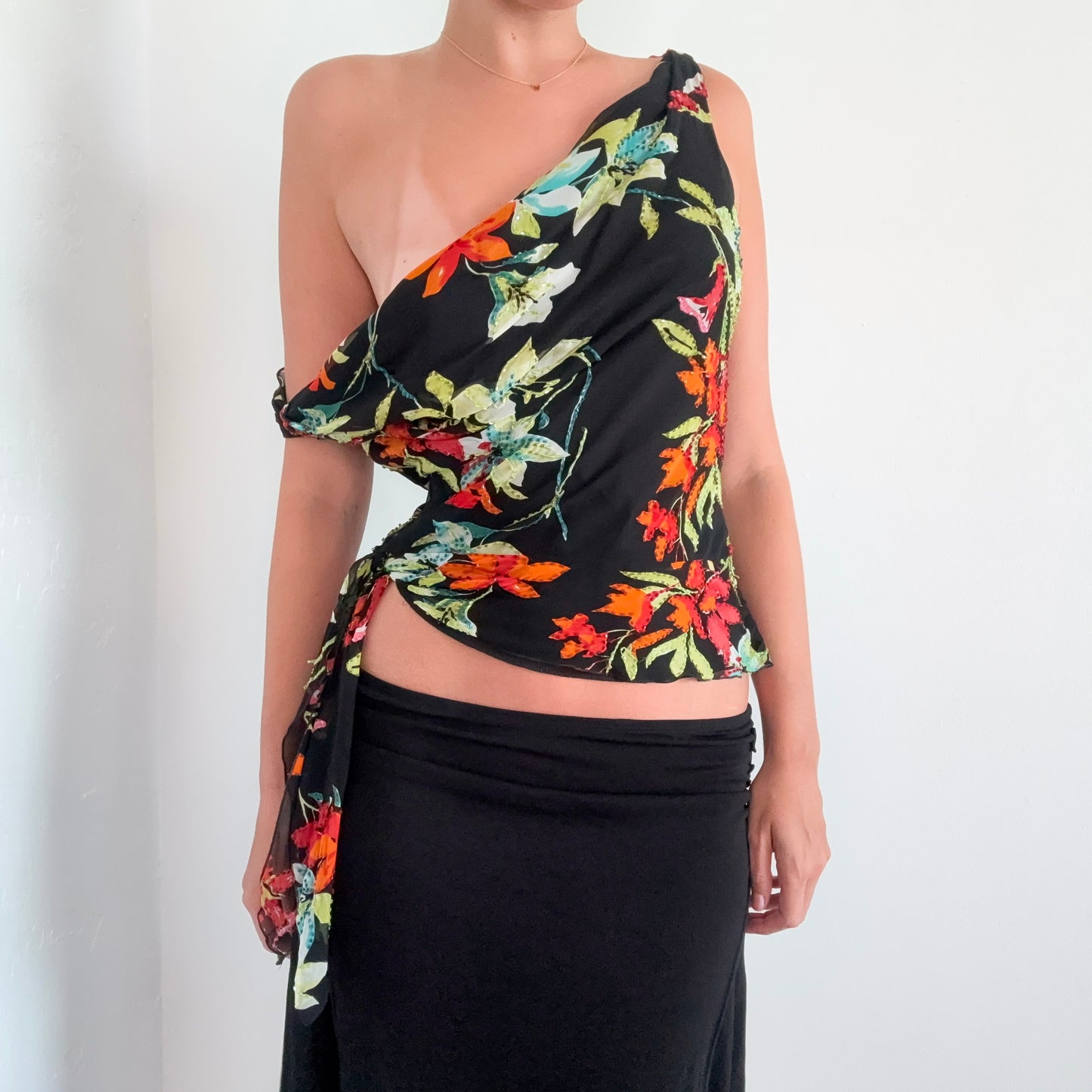 Y2K Cache Black Tropical Silk Floral Top / SZ M
