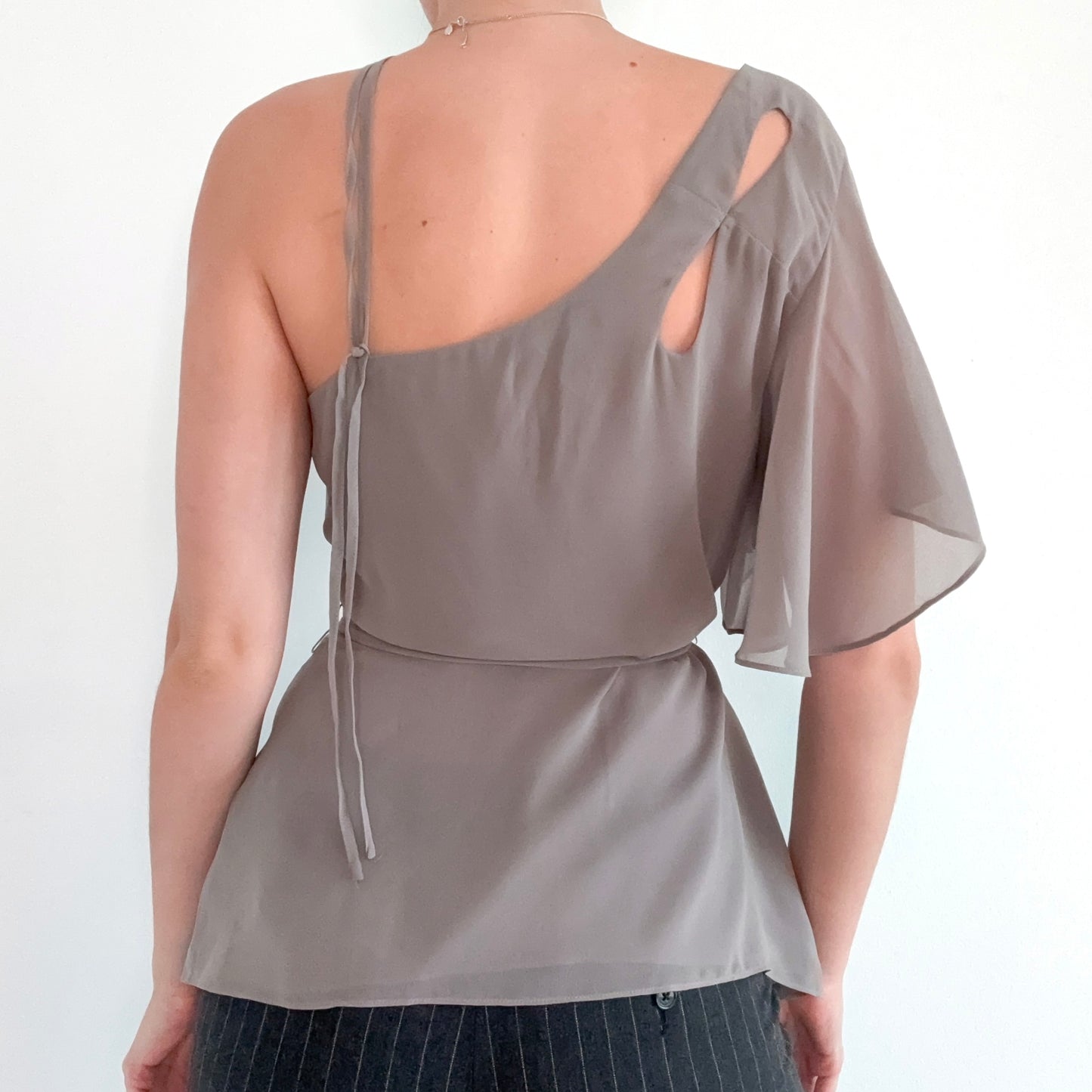 Y2K Bebe Grey Chiffon One Shoulder Top / SZ M