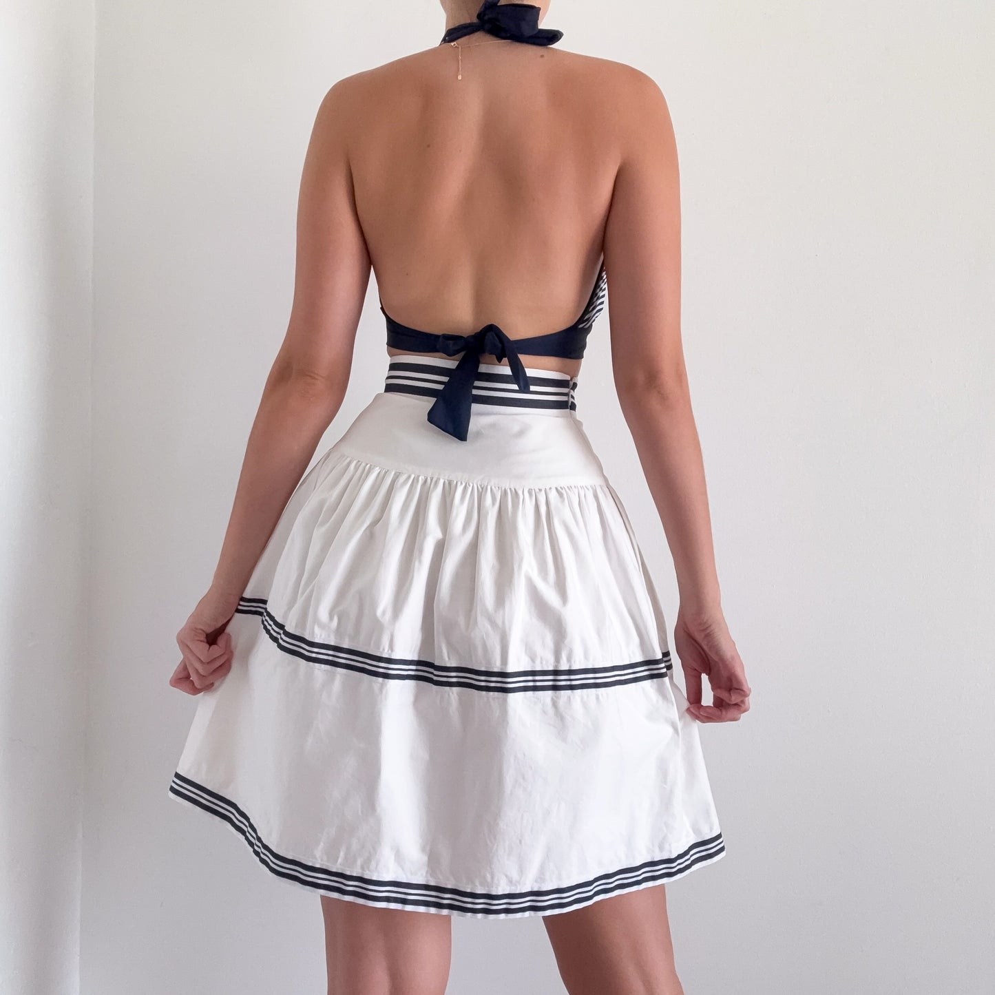 Carolina Herrera White & Navy Striped Skirt / SZ 0/2