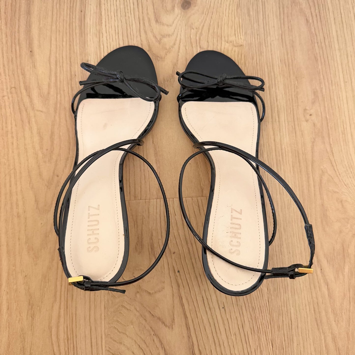 Schutz Black Patent Bow Dainty Heels / SZ 9