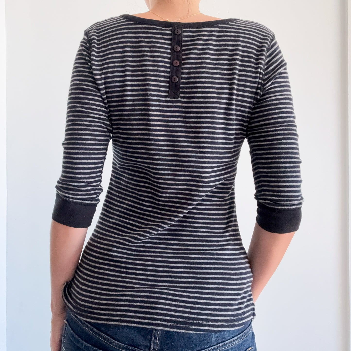 Y2K Black & Grey Striped 3/4 Sleeve Top / SZ M/L