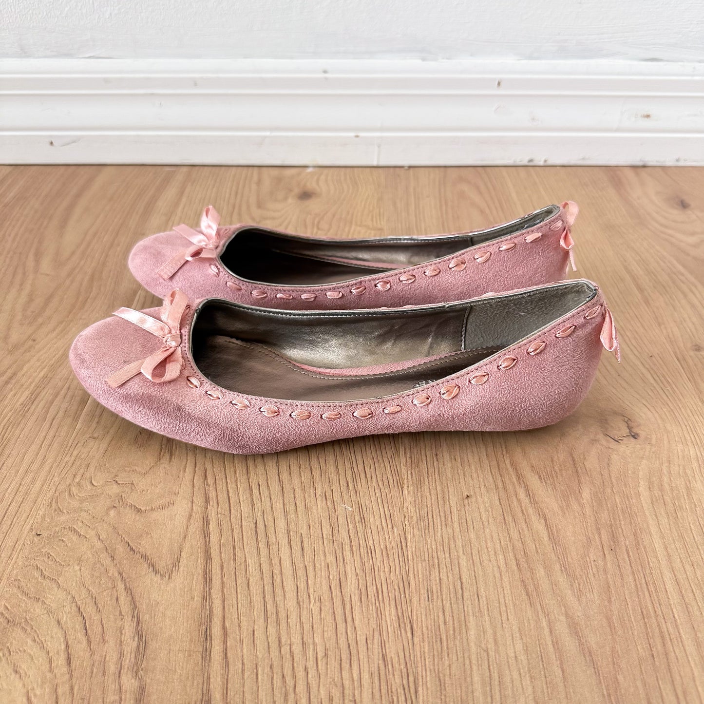 Y2K Pink Suede Bow Ballet Flats / SZ 7.5