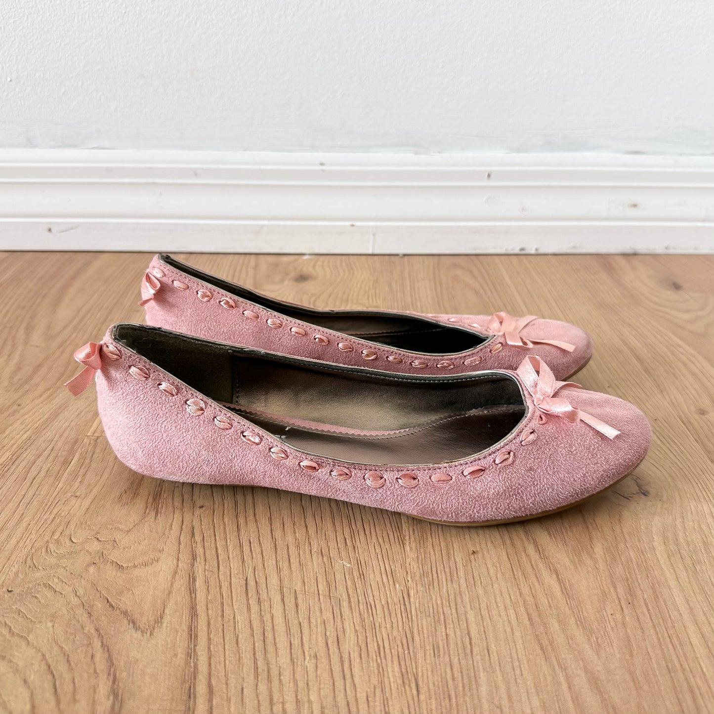 Y2K Pink Suede Bow Ballet Flats / SZ 7.5
