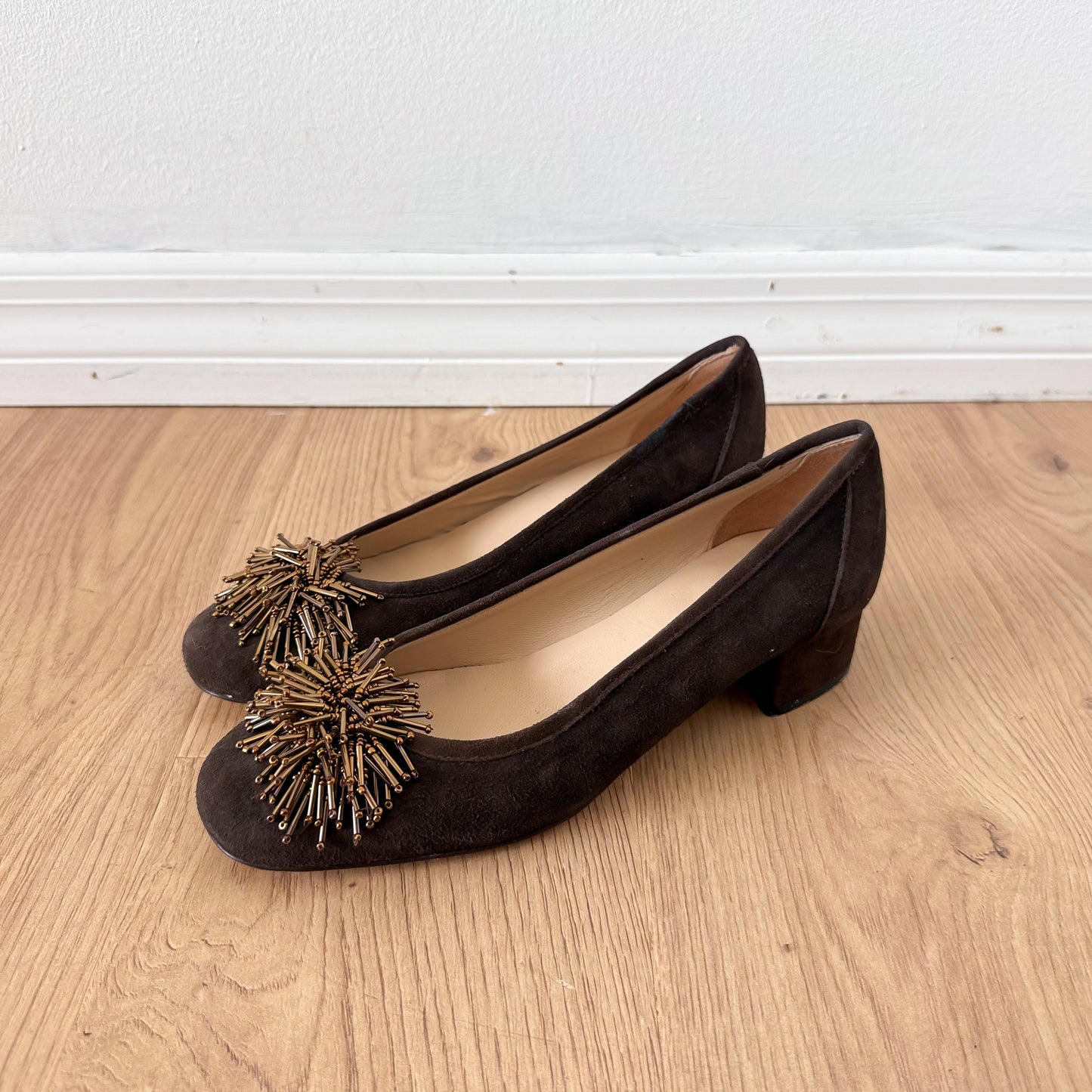 Italian Brown Suede Beaded Ballet Pumps / SZ 8
