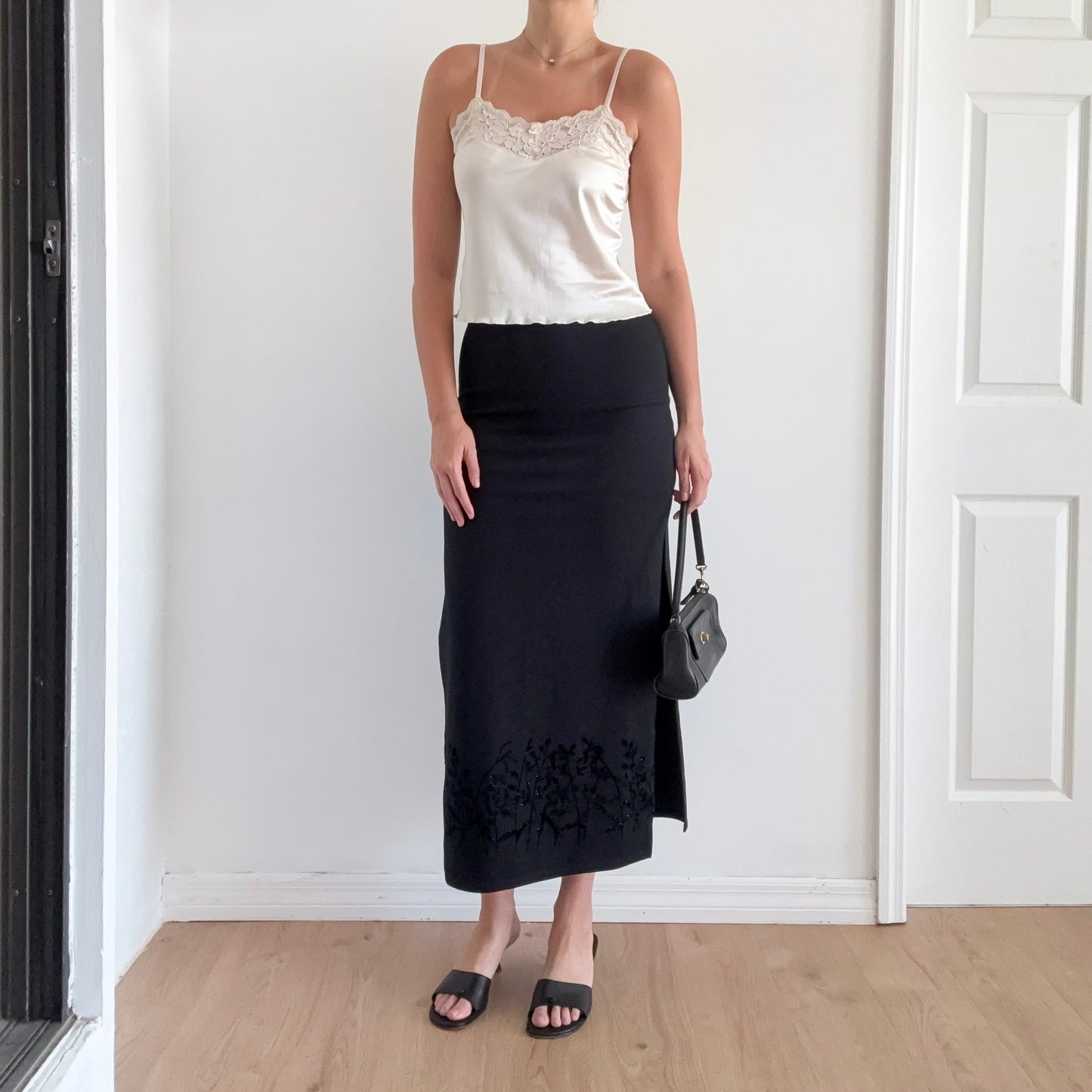 90's Black Velvet Floral Maxi Skirt / SZ S-M