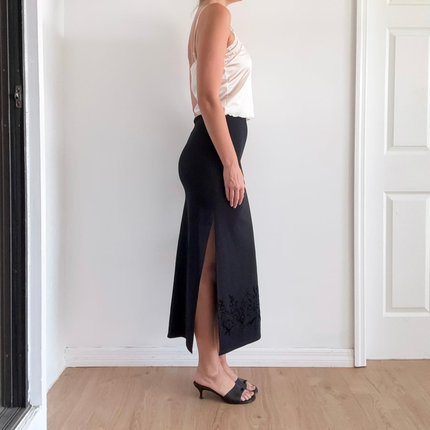 90's Black Velvet Floral Maxi Skirt / SZ S-M