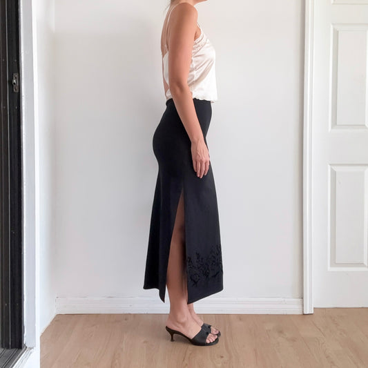 90's Black Velvet Floral Maxi Skirt / SZ S-M