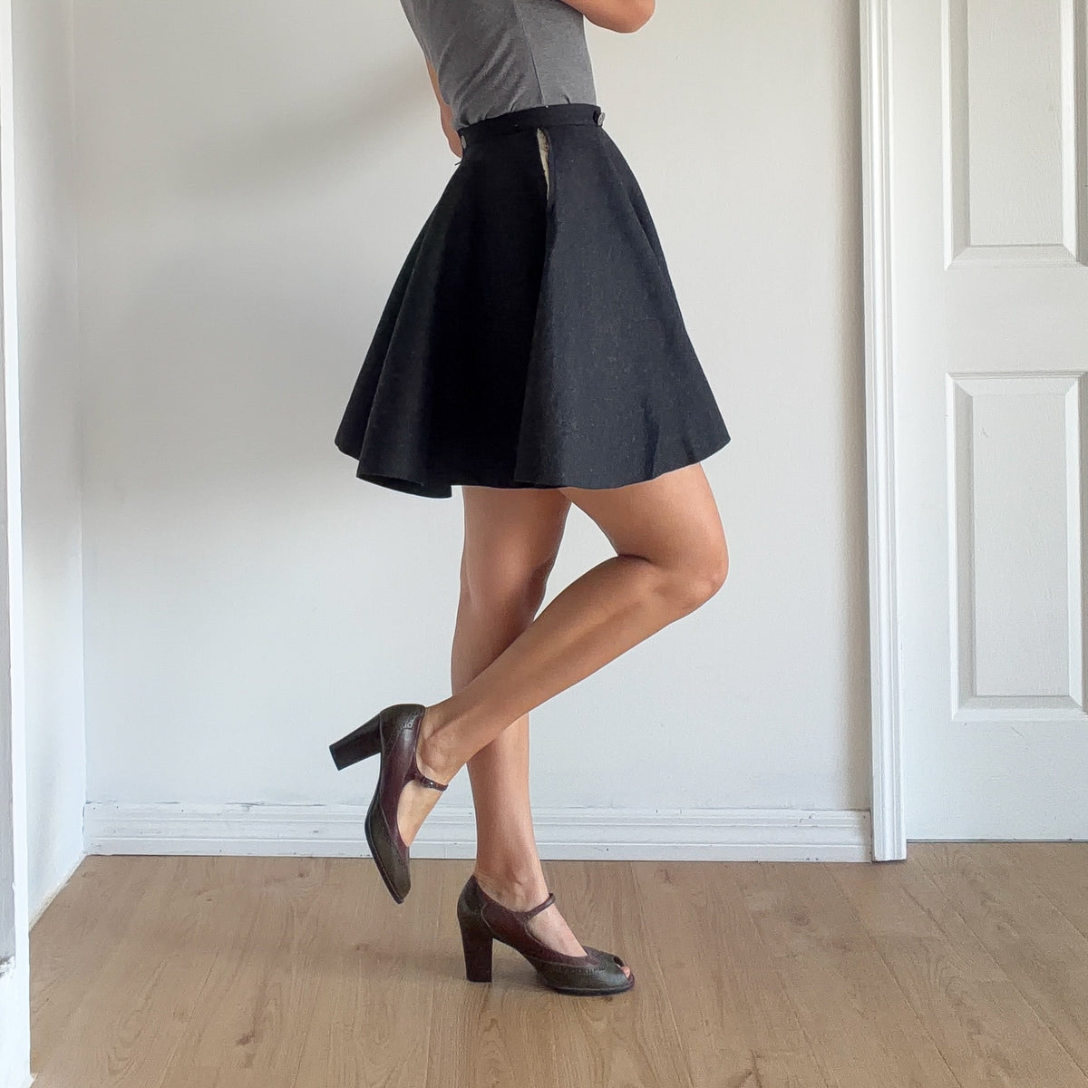 70's Dark Grey Wool Circle Skirt / SZ 0