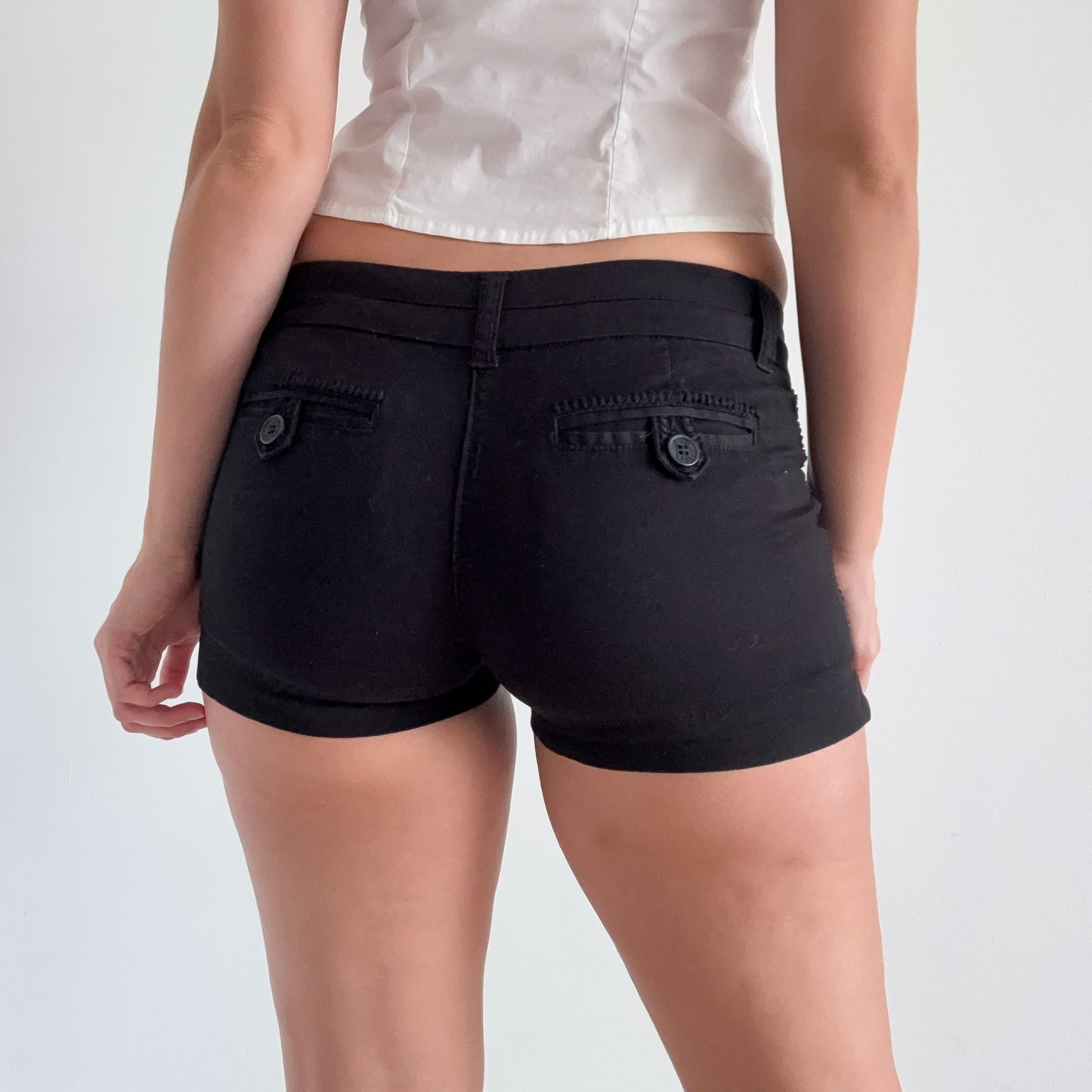 Y2K Black Low Rise Shorts / SZ 6