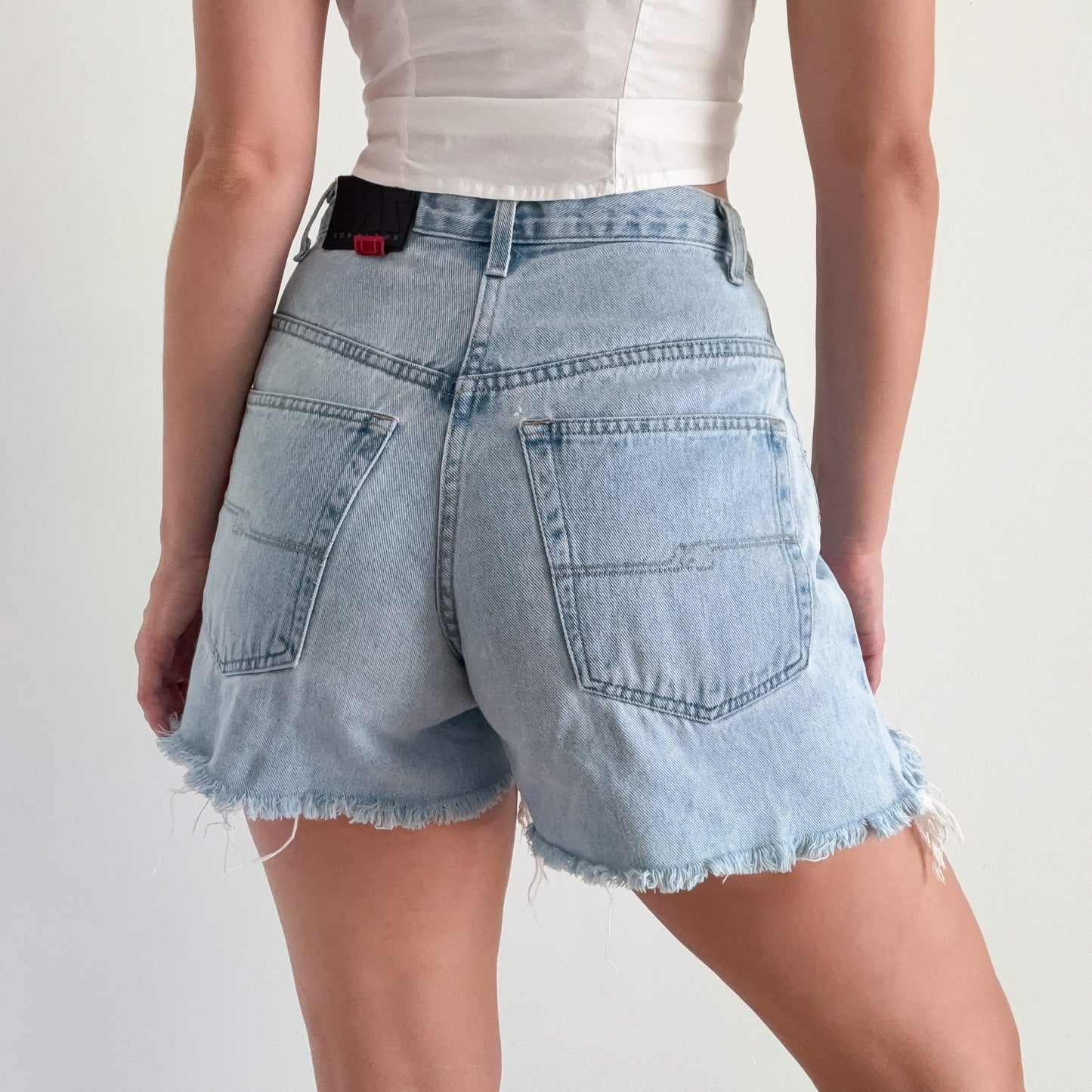 90's Light Frayed Denim Shorts / SZ 8
