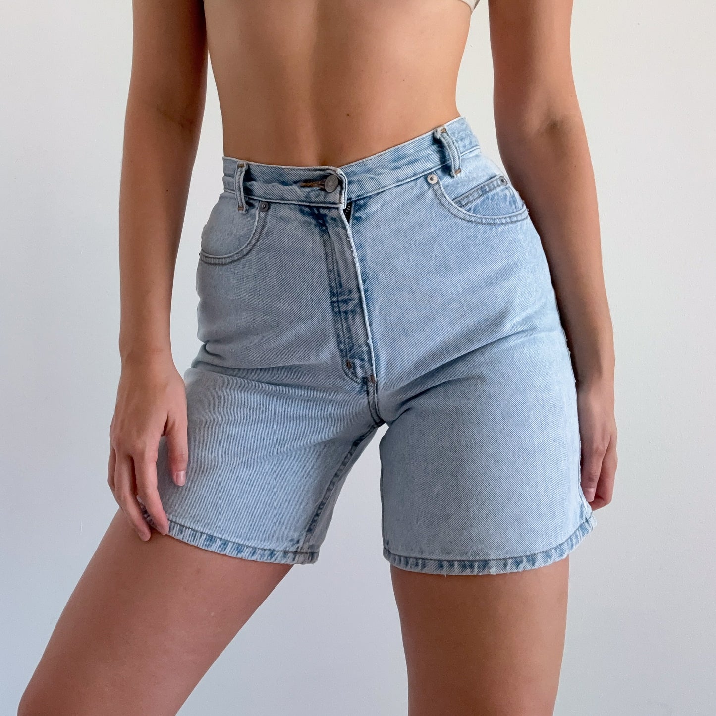 90's Light Wash Denim Shorts / SZ 4/6