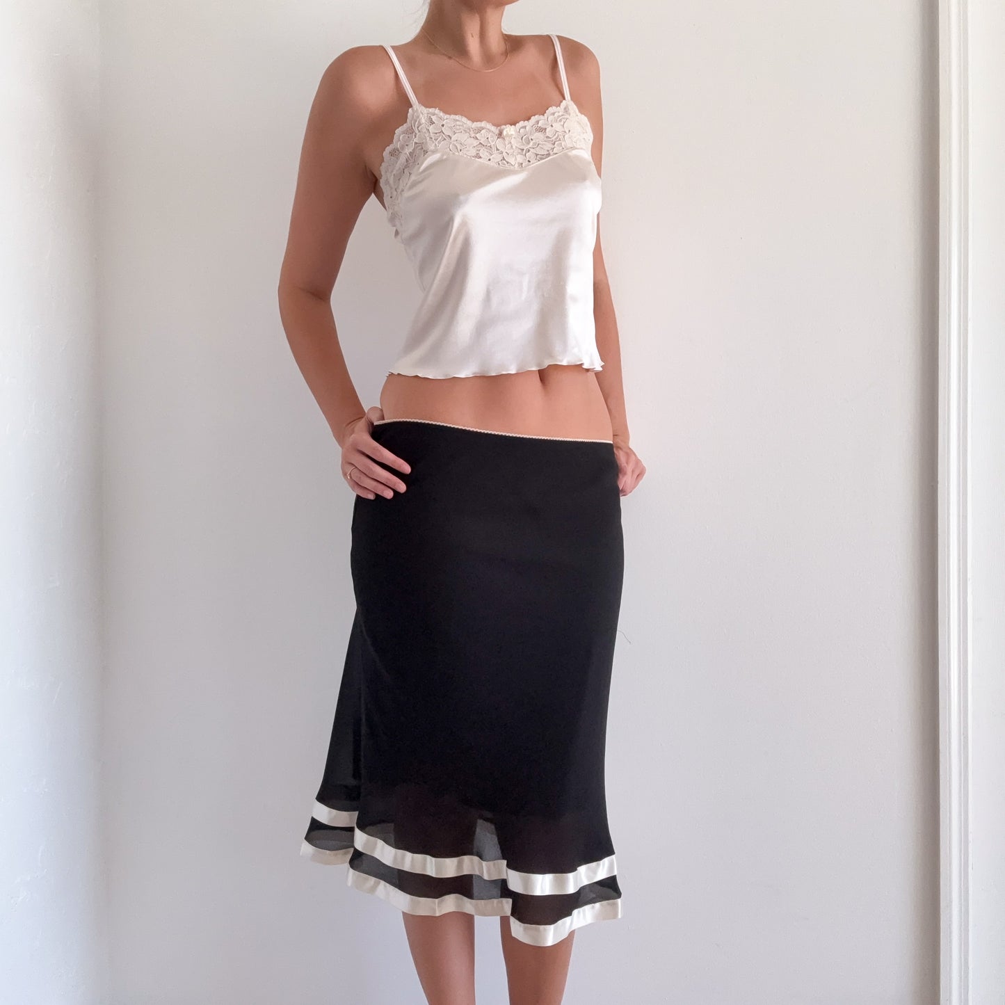Y2K Black & Ivory Ribbon Hem Midi Skirt / SZ S-M