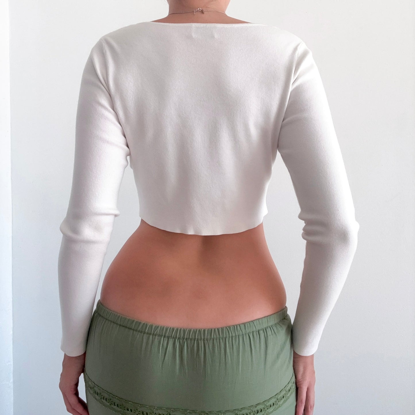 Contemporary White Knit Cropped Cardigan / SZ M