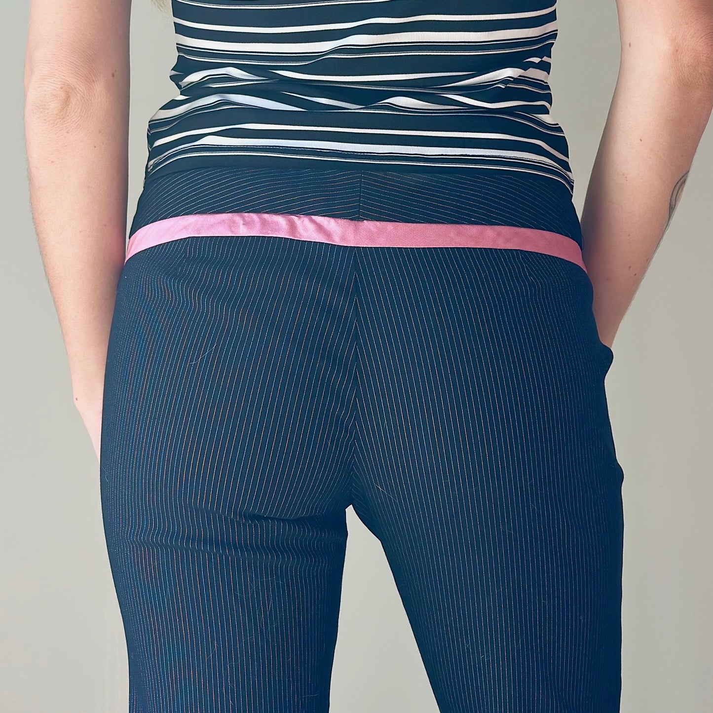 Y2K Black & Pink Pinstripe Pants / SZ 2/4